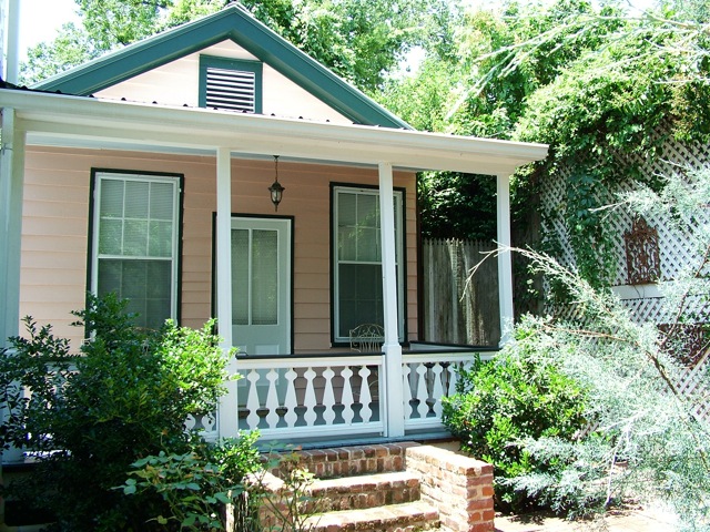 Cottage bed and breakfast, Stone House, Natchez, MS